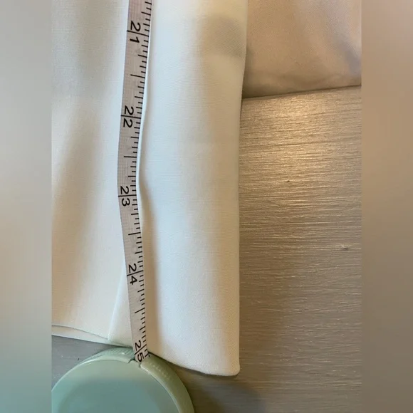 NWT Marcella white cropped pants - Beautifully made! Size 8 - Picture 10 of 14